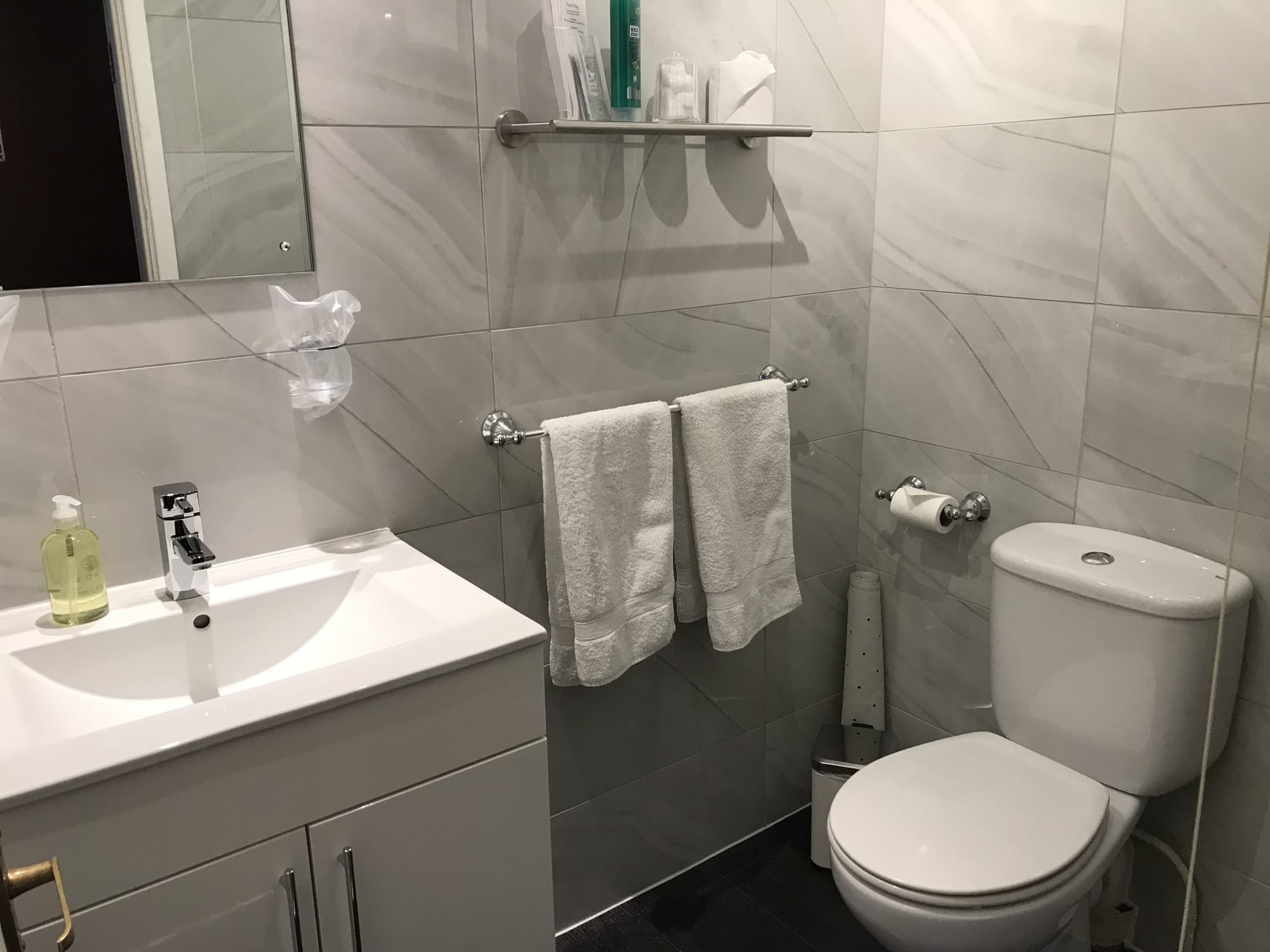 Twin Room (1st Floor)