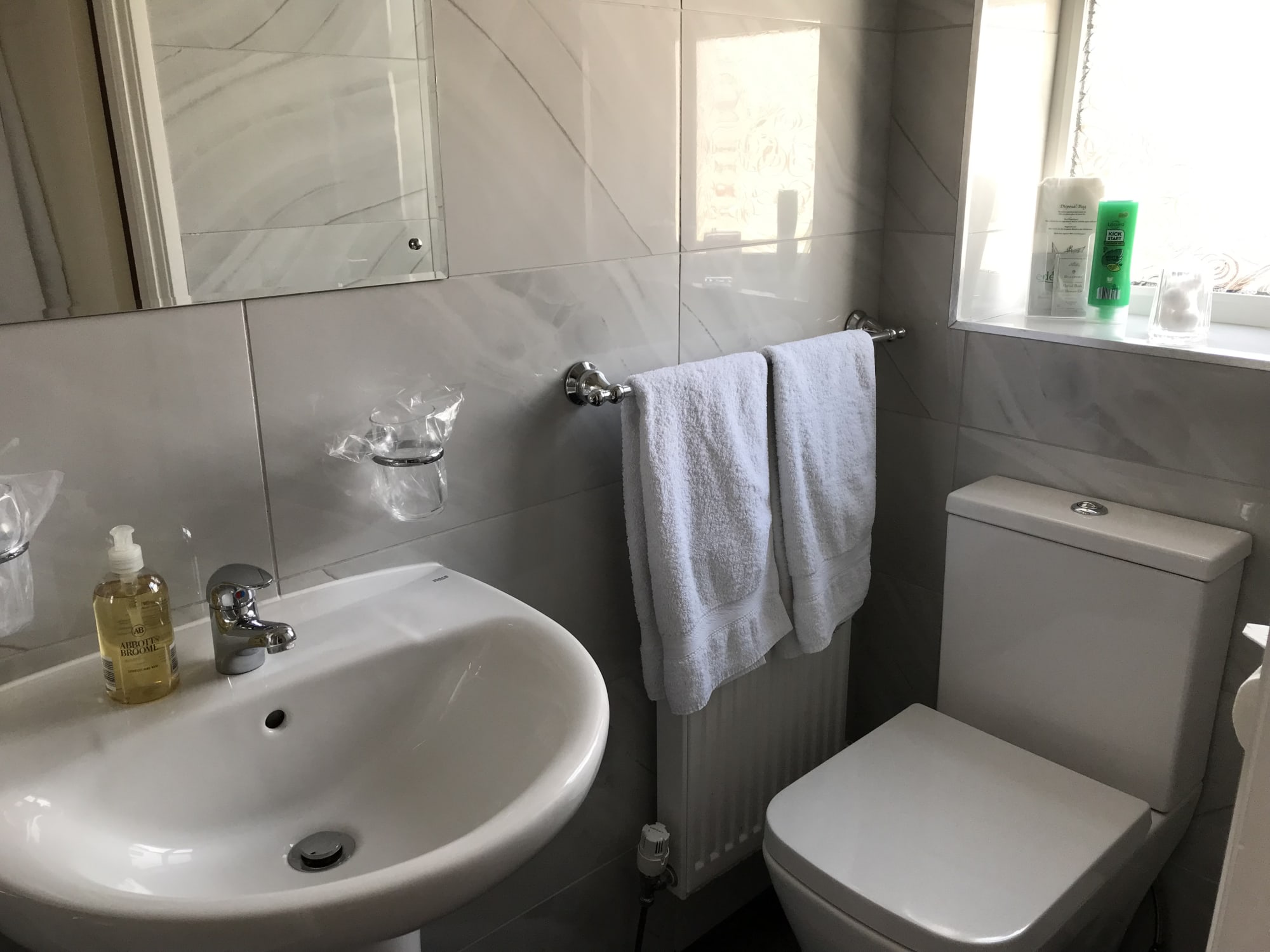 Twin Room (2nd Floor)